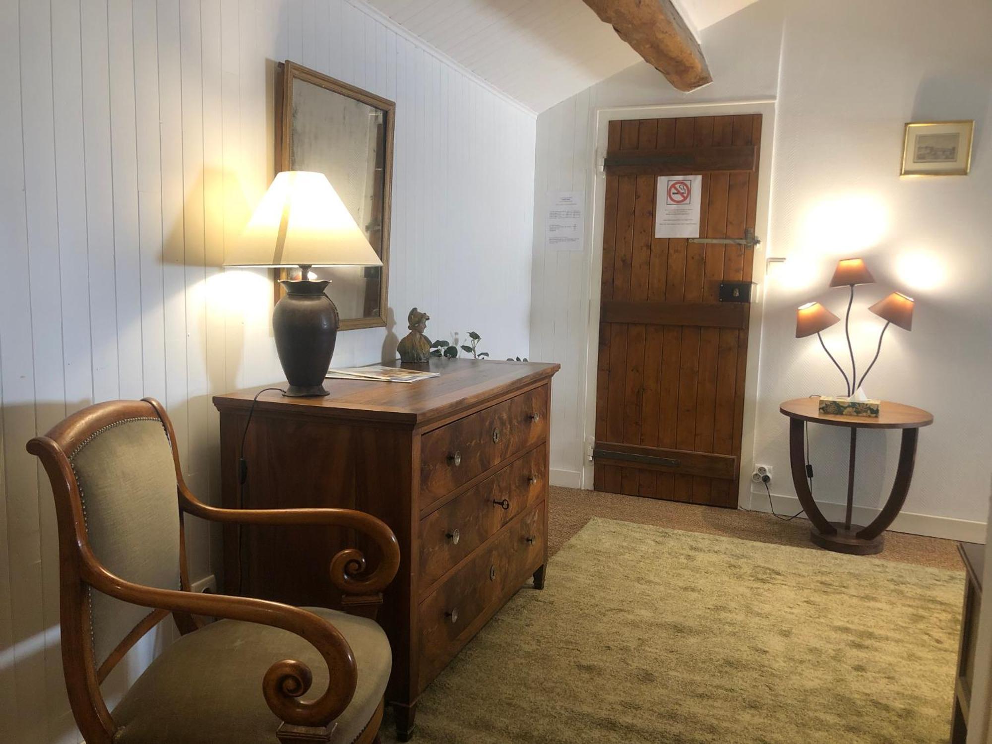 La Maison Des Gardes - Chambres D'Hotes Cluny Buitenkant foto