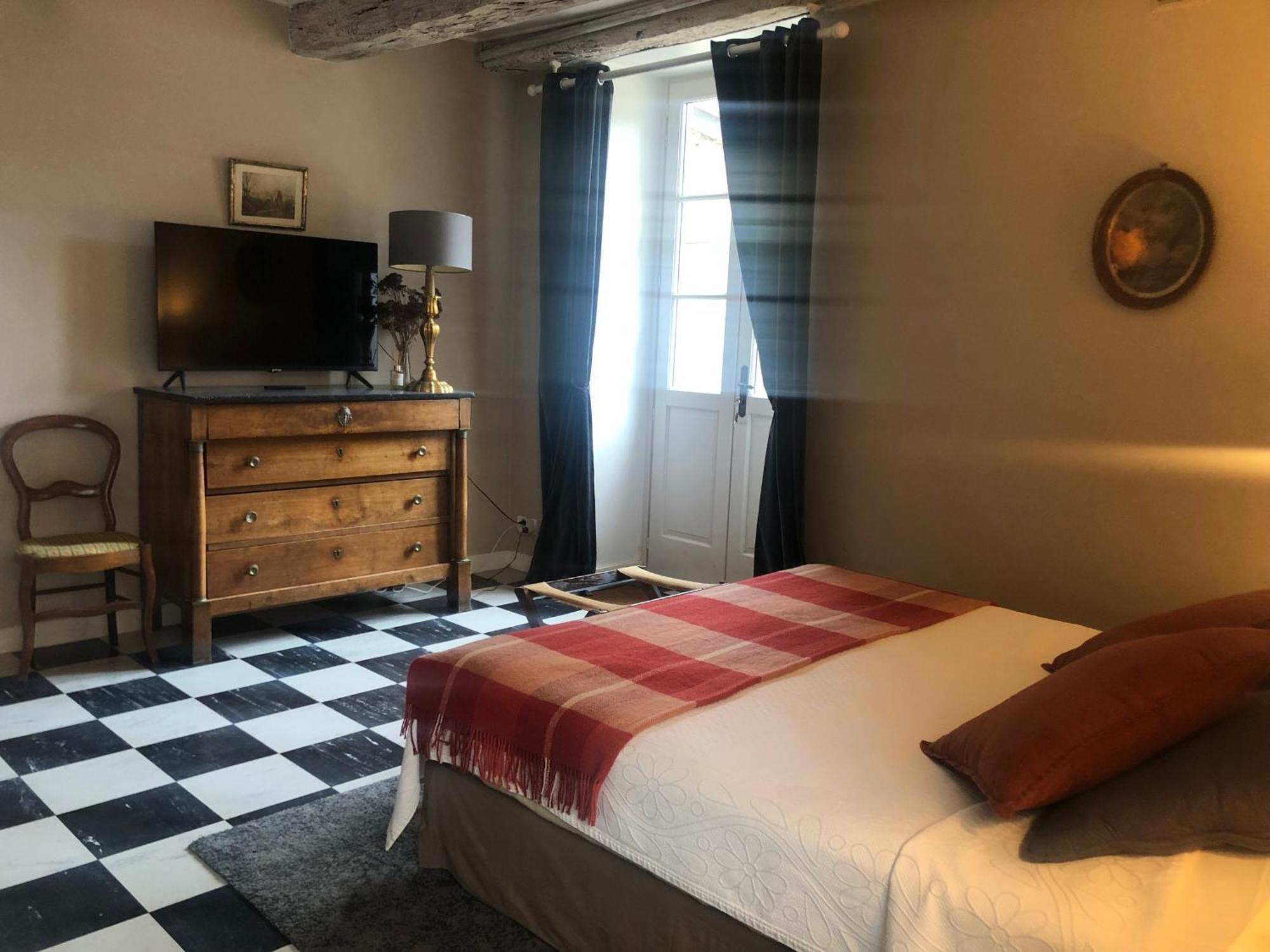 La Maison Des Gardes - Chambres D'Hotes Cluny Buitenkant foto